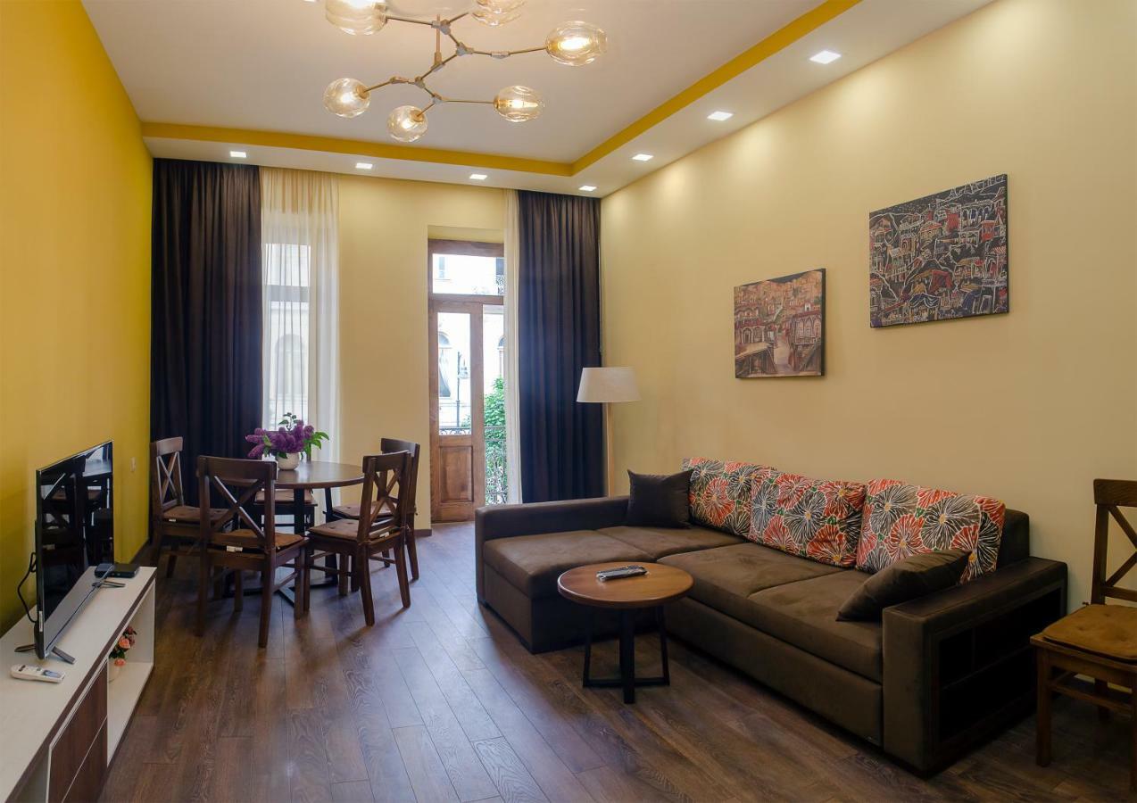 Home@97 On Aghmashenebeli Avenue Tbilissi Extérieur photo