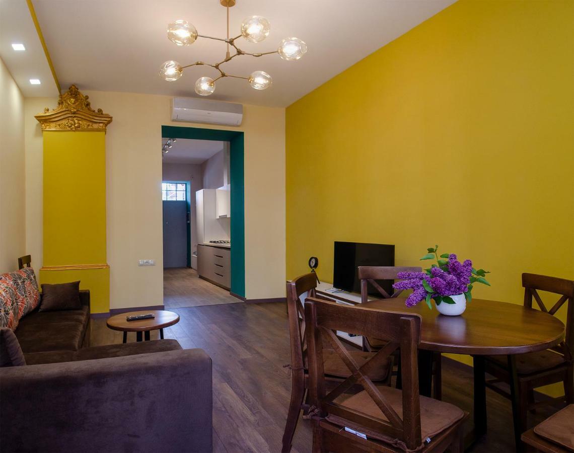 Home@97 On Aghmashenebeli Avenue Tbilissi Extérieur photo