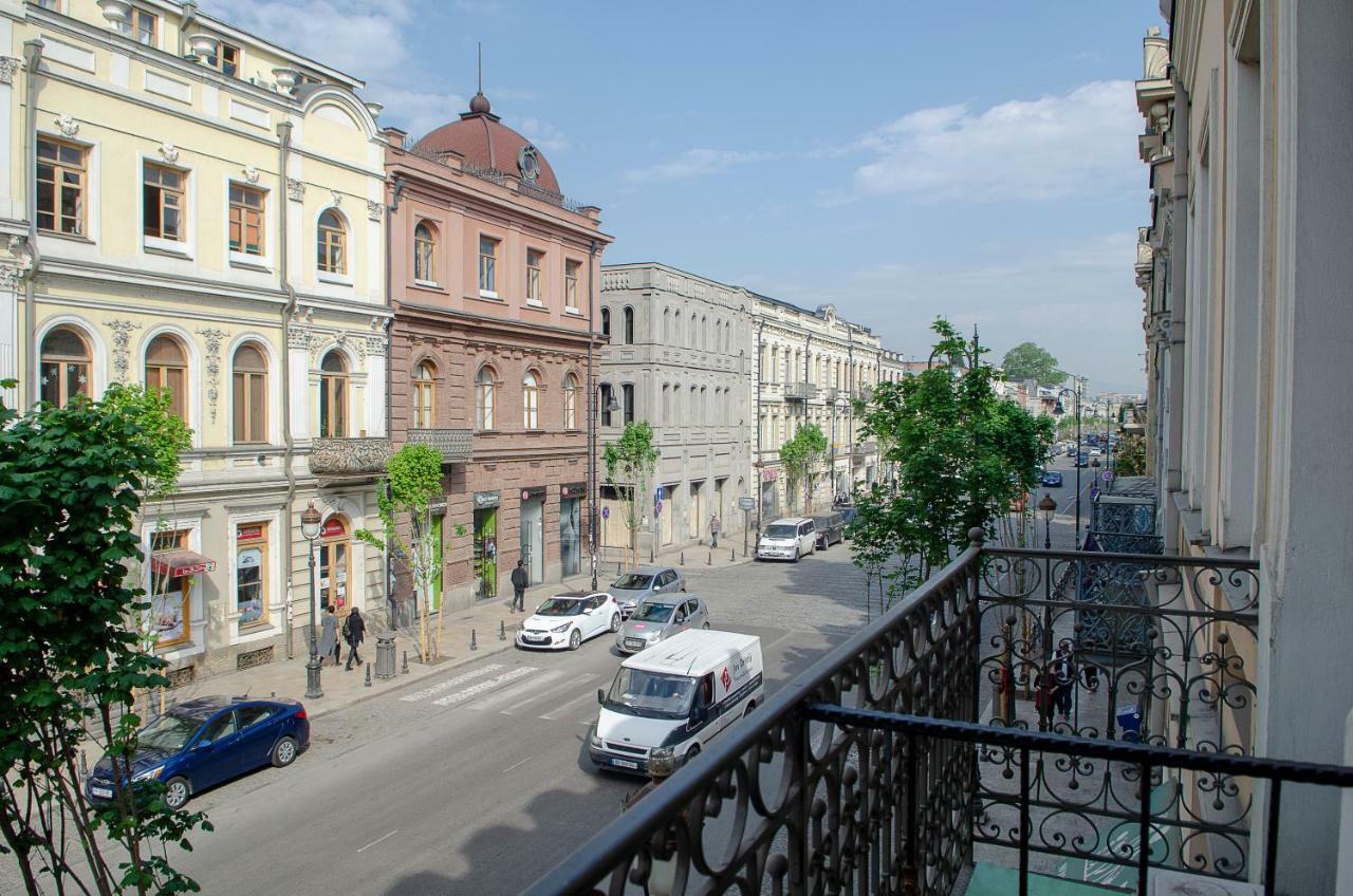 Home@97 On Aghmashenebeli Avenue Tbilissi Extérieur photo