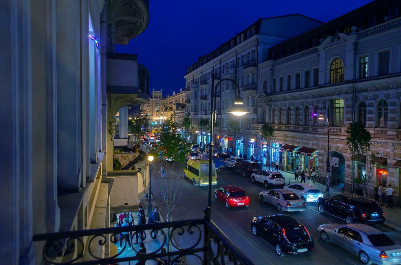 Home@97 On Aghmashenebeli Avenue Tbilissi Extérieur photo